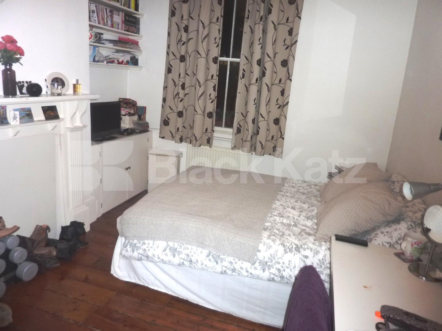 			NEW INSTRUCTION!, 2 Bedroom, 1 bath, 1 reception Flat			 Hornsey Street, HOLLOWAY